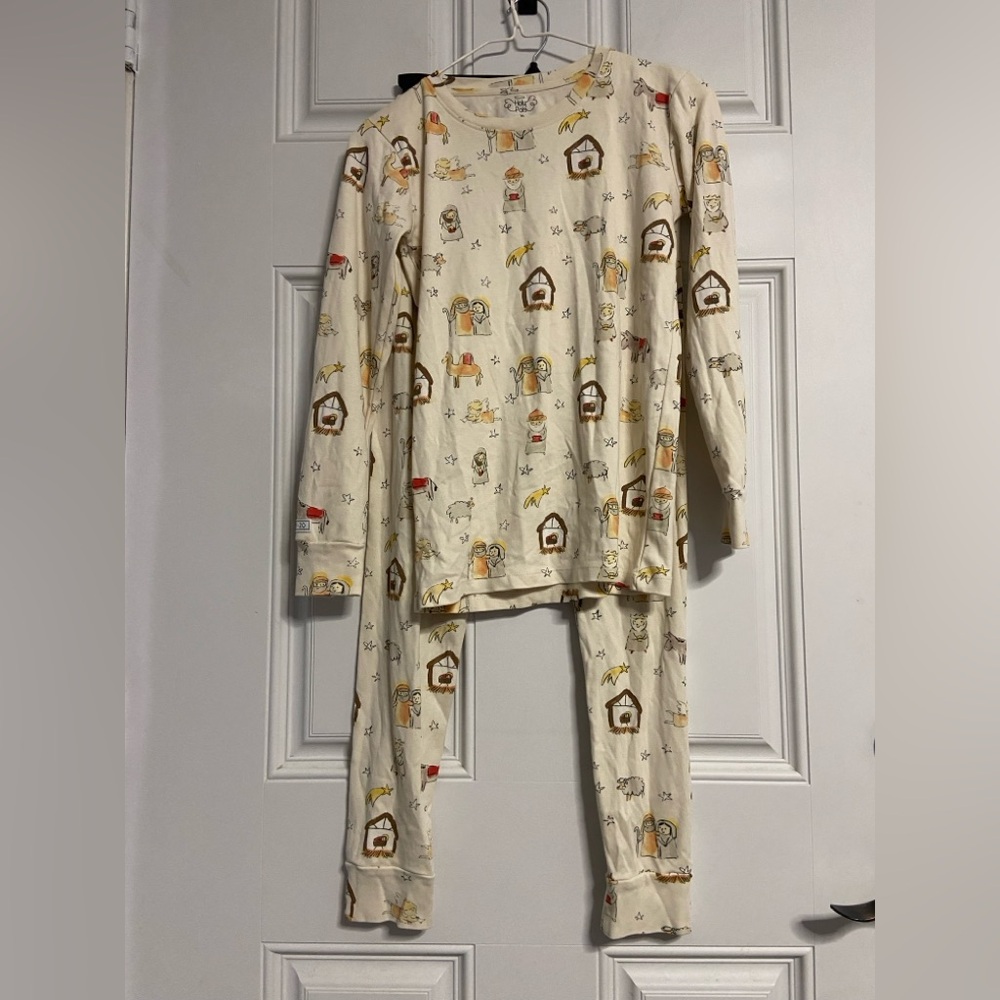 T29- HOLY PALS 2PC. Cream AWAY IN A MANGER Printed Pajama Set
